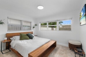 3 habitaciones, caja de seguridad en la habitación y escritorio 