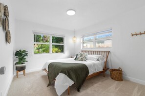 3 habitaciones, caja de seguridad en la habitación y escritorio 