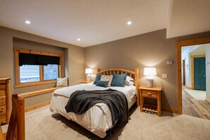 3 bedrooms, desk, iron/ironing board, travel cot - Deer Valley Hideaway! Private Hot Tub! (Park City)
