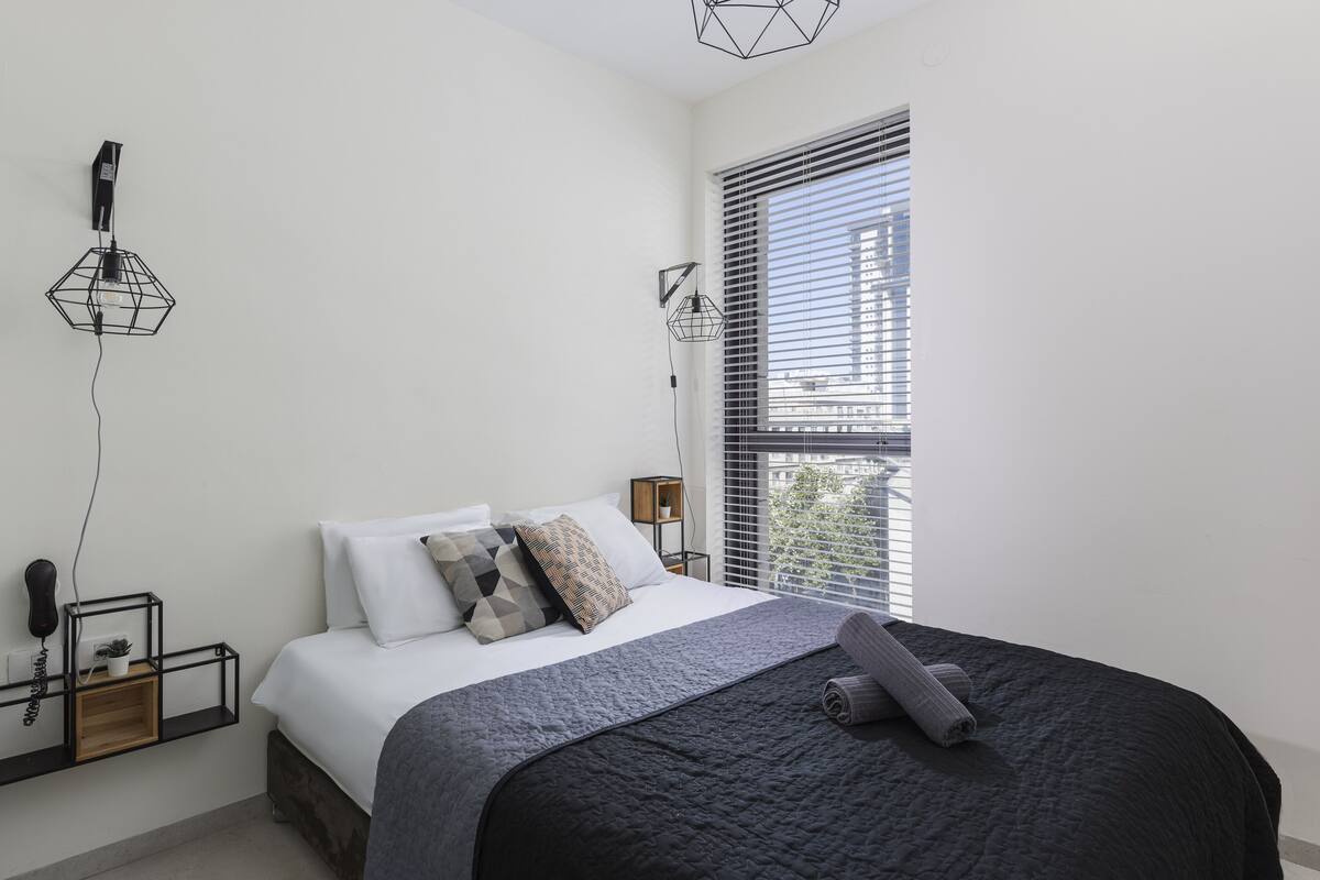 1 habitación, tabla de planchar con plancha y wifi gratis