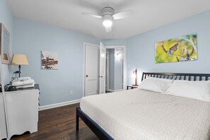 3 chambres, fer et planche à repasser, Wi-Fi, draps fournis