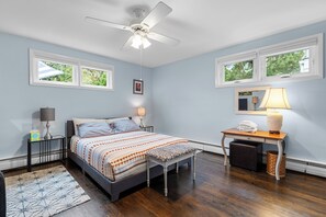 3 bedrooms, iron/ironing board, WiFi, bed sheets - The Grace Escape (Richmond)