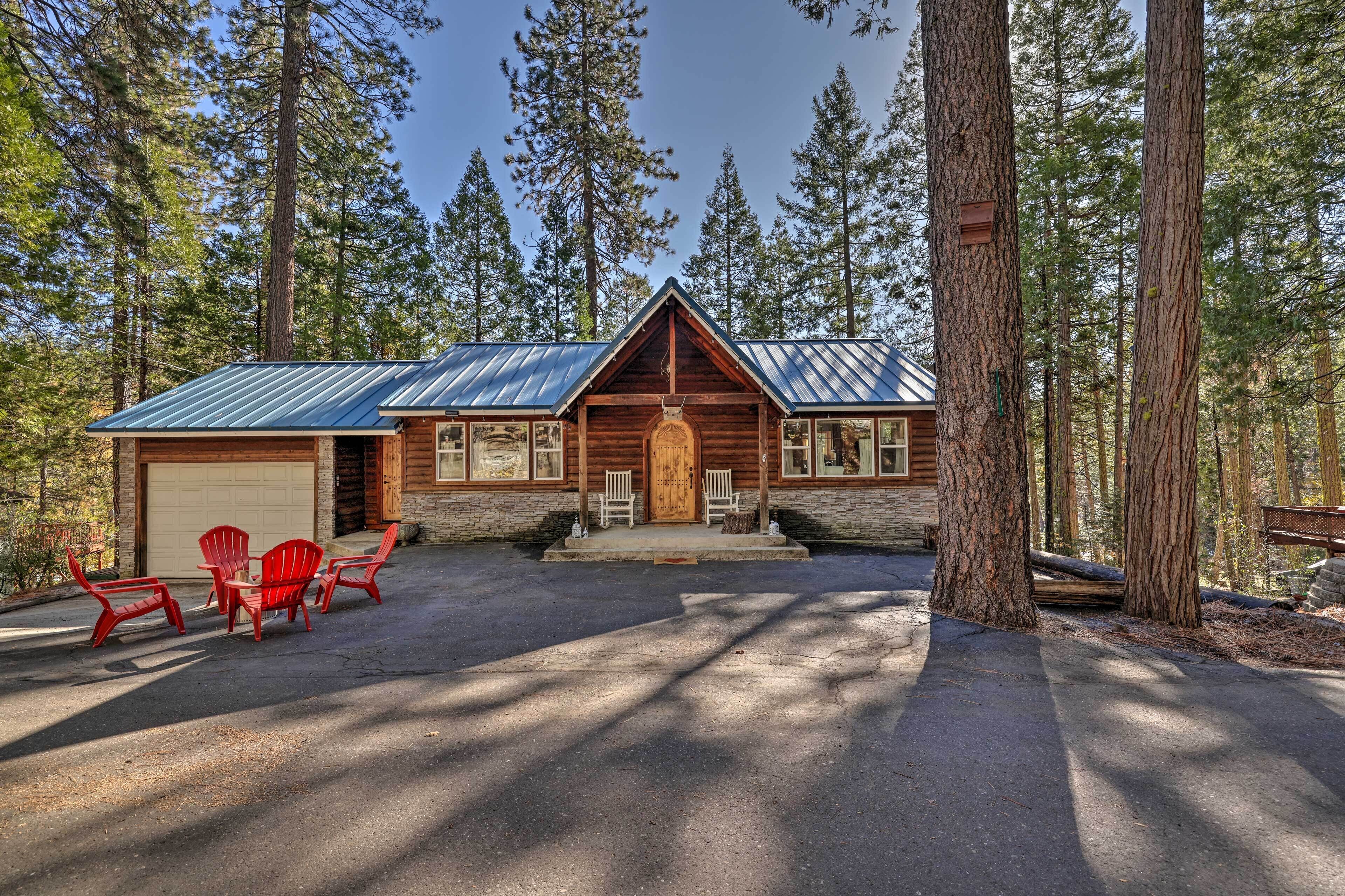 Homey Long Barn Cabin w/ Deck & Fire Pit!
