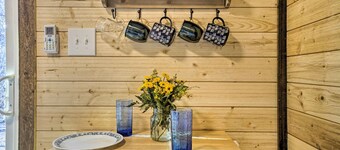 Tiny Home w/ Hot Tub By Mohican State Park!