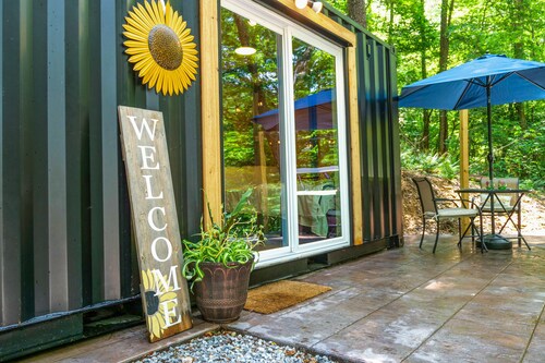 Tiny Home w/ Hot Tub By Mohican State Park!