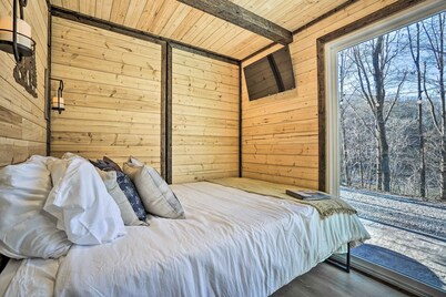 Tiny Home w/ Hot Tub & Mini Highland Cows!
