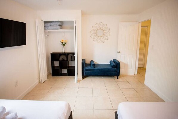 3 chambres, fer et planche à repasser, lit parapluie, Wi-Fi