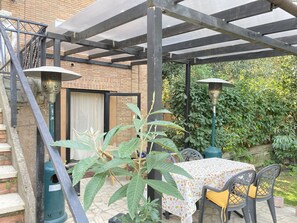 屋外ダイニングエリア