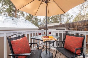 Outdoor dining - Ashore the Clouds | Glamping Awaits (Woodland Park)