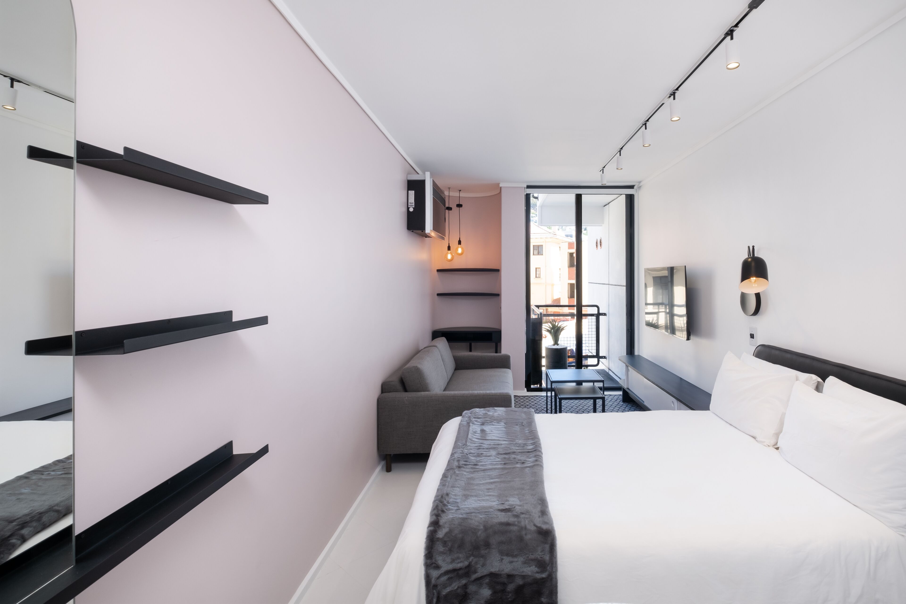 ทีวีจอแบน