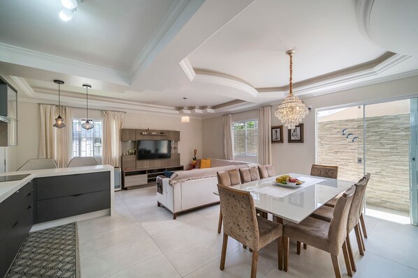 Villa | Interior - 918 - Casa grande 3 Quartos 8 pessoas (Bombinhas)