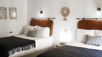 Deluxe Room, 2 Double Beds - Second Floor | Individuell dekoriert, Verdunkelungsvorhänge, Bügeleisen/Bügelbrett