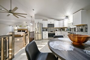 冰箱、微波炉、烤箱、炉灶