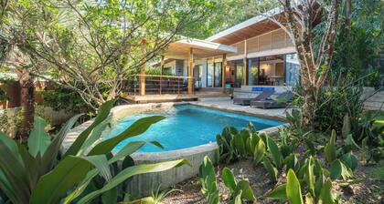 Tropical Modern Home w/pool near the beach & surf