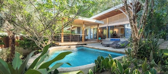 Tropical Modern Home w/pool near the beach & surf