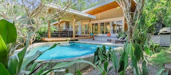 Tropical Modern Home w/pool near the beach & surf