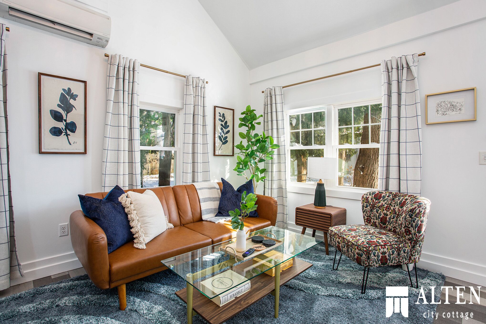 Cozy Stylish Cottage In the City, Close to Everything GR, Extended Stay Welcome