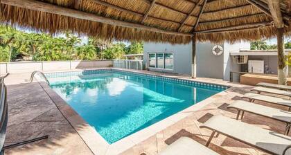 Beautiful 7-Bedroom Villa with Pool