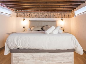 2 habitaciones, tabla de planchar con plancha, internet y ropa de cama