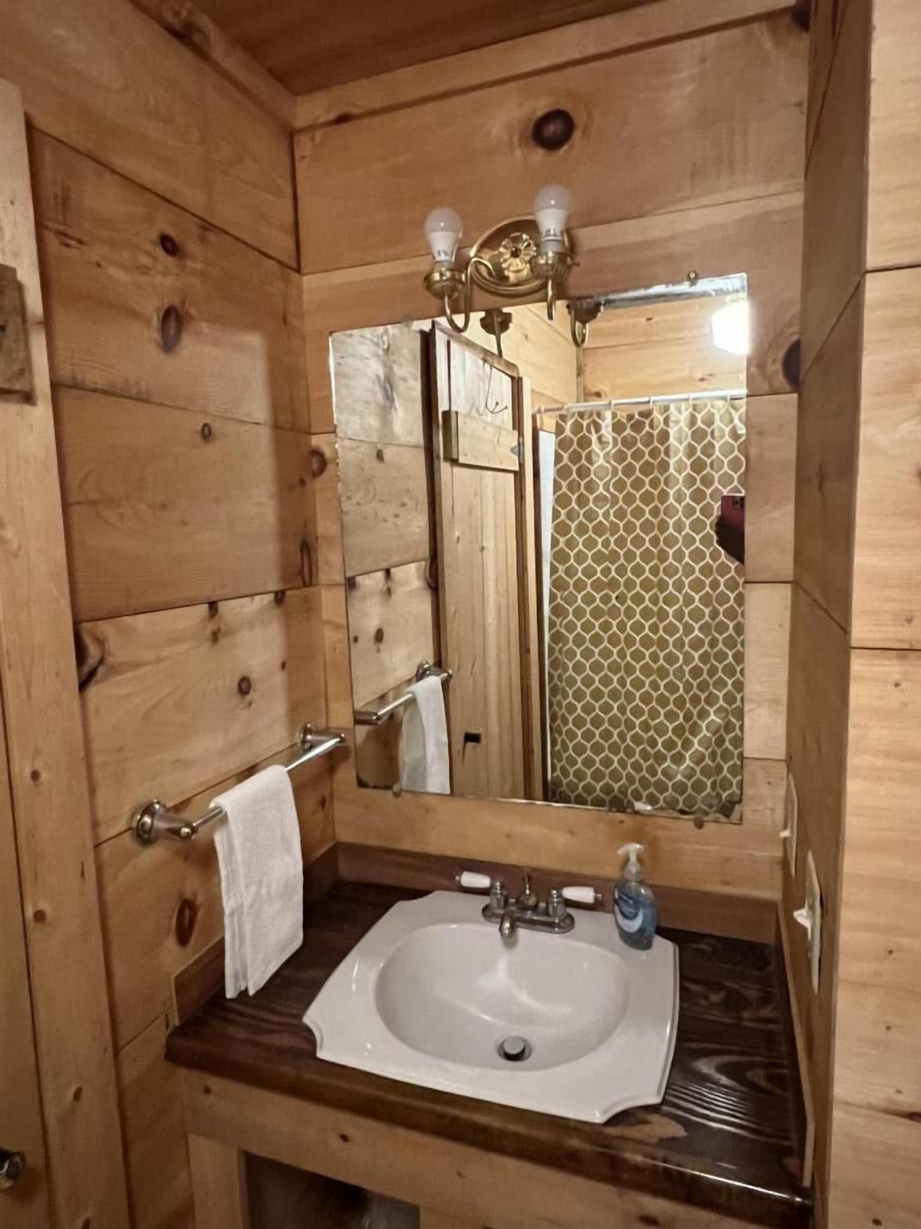 Toallas y papel de baño 