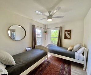 2 bedrooms, iron/ironing board, free WiFi, bed sheets
