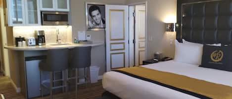 2 chambres, coffres-forts dans les chambres, bureau