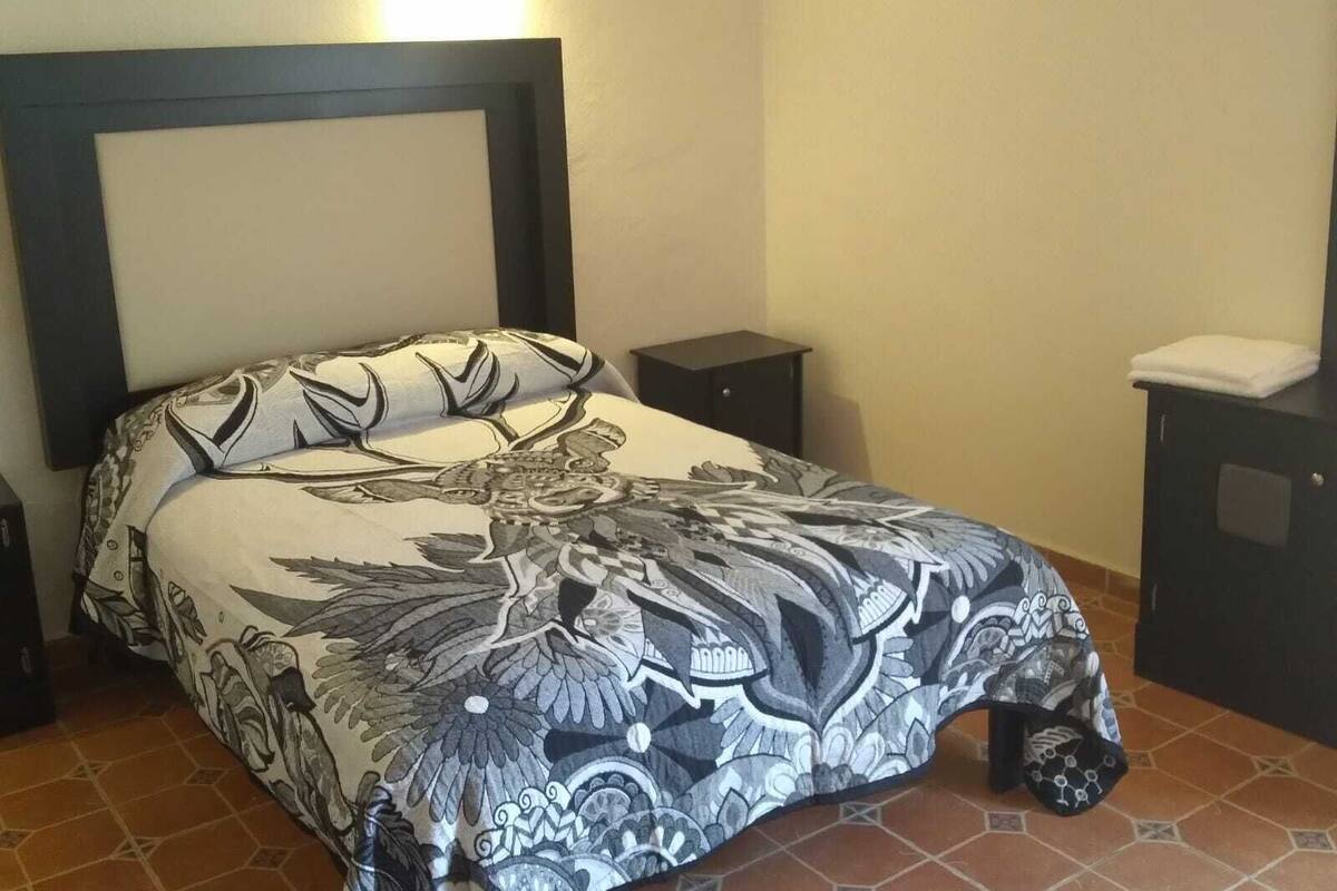Basic Double Room | WiFi (free)
