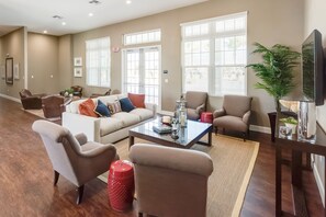 Smart TV, videojuegos y libros 