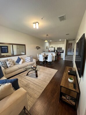 Smart TV, videojuegos y libros 