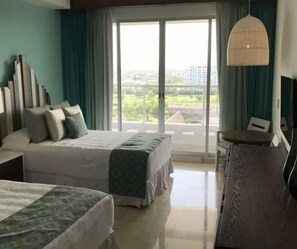 2 bedrooms, in-room safe, iron/ironing board, free WiFi