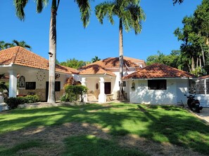 Exterior - Muy cerca de la playa Laguna (Sosúa)