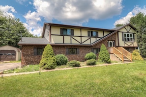 Exterior - Hot Tub | Sauna | Games | Ski | Lakes |Karaoke| Fire Pit (Long Pond)