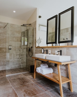 Junior Room | Bathroom | Hair dryer, bathrobes, slippers, towels