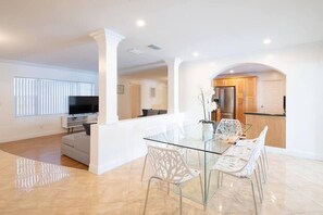 Interior - Stunning Lake-Front Villa with Pool & Spa (Pembroke Pines)