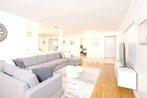 Televisión y oficina