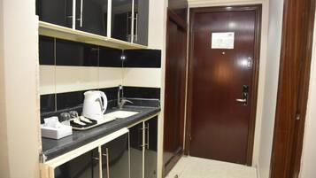 Egyptian cotton sheets, premium bedding, down duvets, pillow-top beds