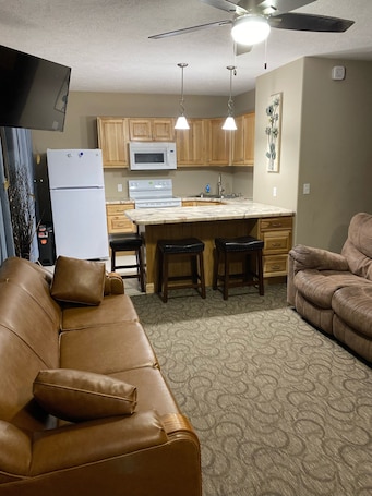 Wifi gratis y ropa de cama . Burge Hotel