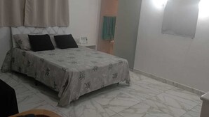Roupas de cama antialérgicas, ferros/tábuas de passar roupa