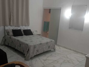 Roupas de cama antialérgicas, ferros/tábuas de passar roupa