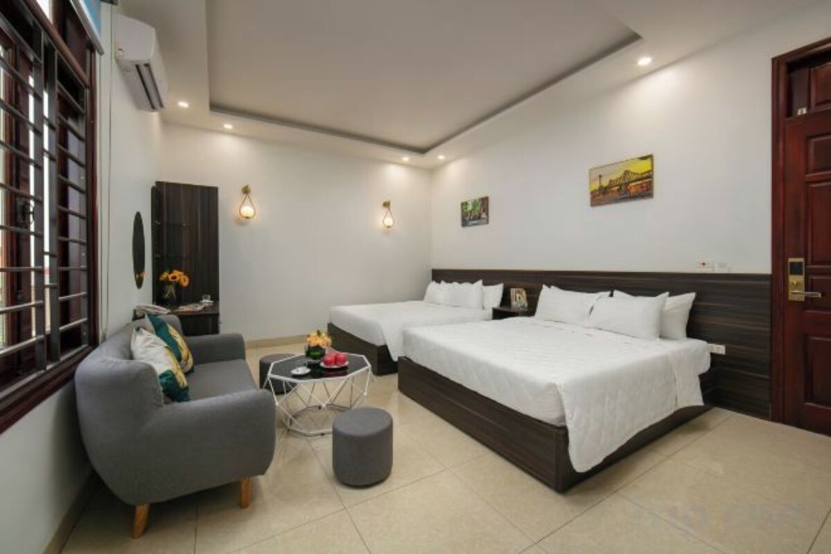 Deluxe Family Room