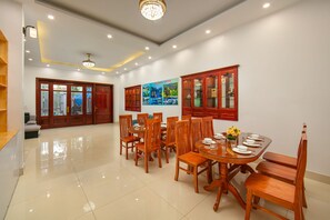Restaurant - Hanoi Airport Suites Hostel & Travel (Hanoi)