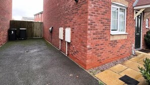 Front of property - Modern 3 BR House for Contractors (Nuneaton)