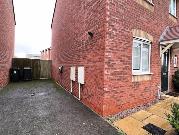 Modern 3 Br House For Contractors - Nuneaton