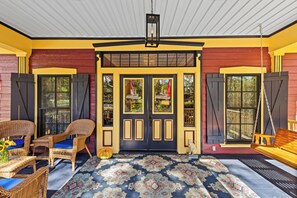 Exterior - The Steamboat Inn (Jefferson)