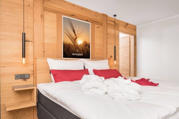 1 bedroom, in-room safe, iron/ironing board, travel cot