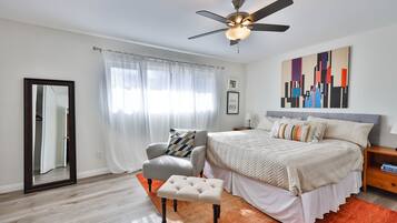 3 bedrooms, desk, iron/ironing board, travel cot