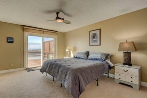 2 bedrooms, desk, free WiFi, bed sheets