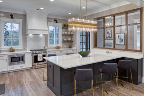 Coffee/tea maker, dining tables