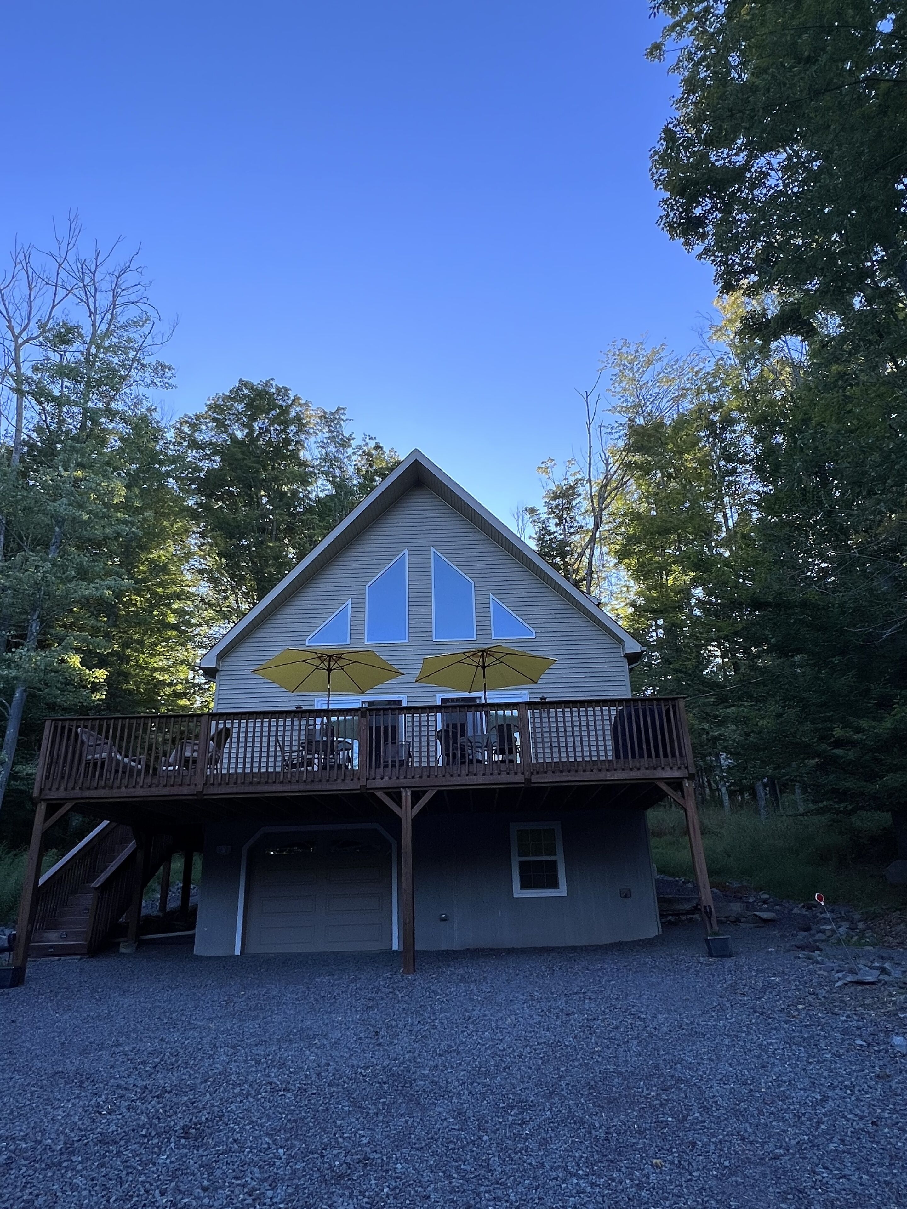 Beautifully Clean, Decorated, Cozy Chalet in an Amenity Rich Community