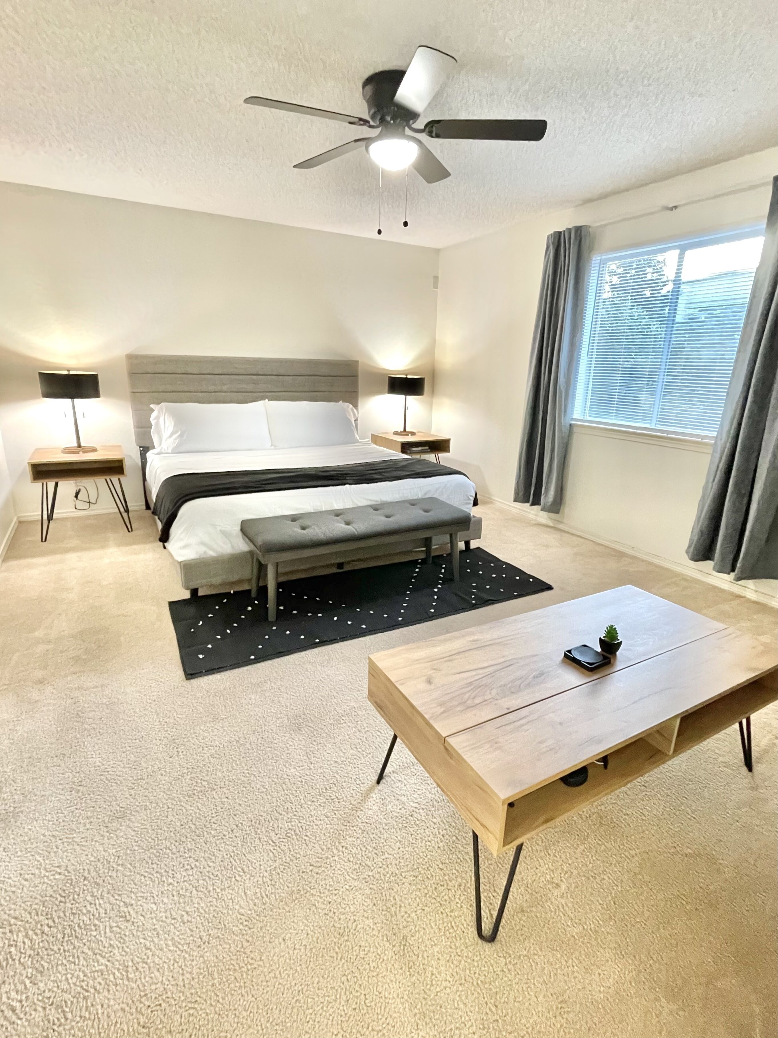 4 bedrooms, desk, iron/ironing board, travel crib